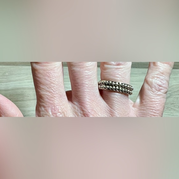 Vintage Designer Signed Handmade Beaded/Dotted Eternity Band Ring, Size 7.5 - Picture 7 of 9